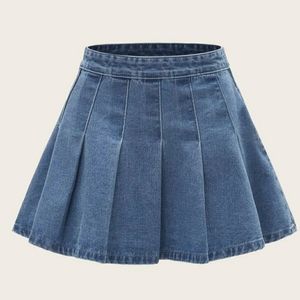 Pleated denim skirt